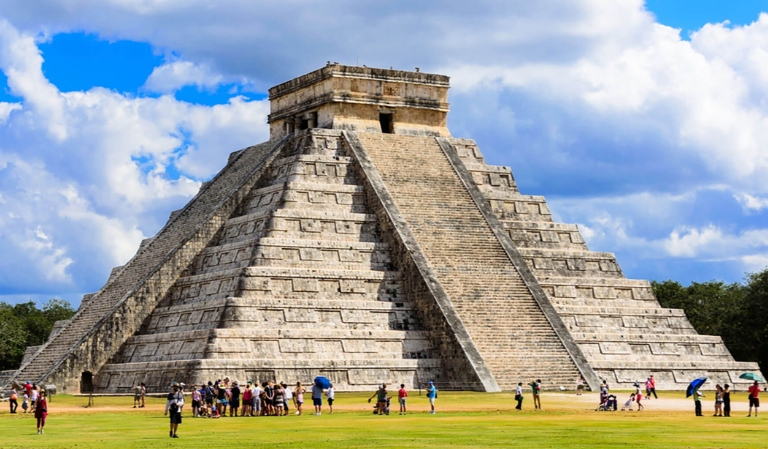 Tour pirámide Chichén Itzá